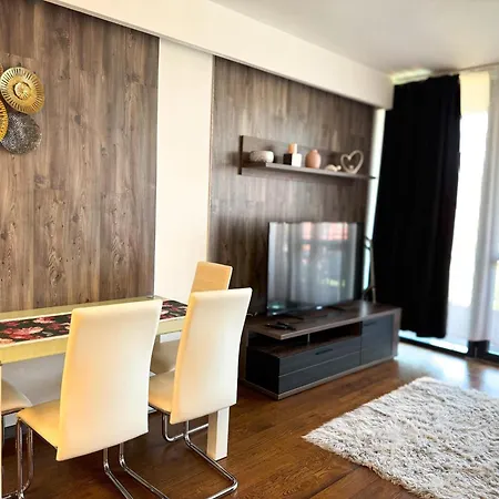 Bl Yacht Club Art A20 Apartmán