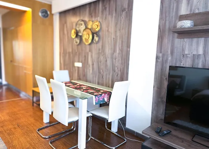 Bl Yacht Club Art A20 *